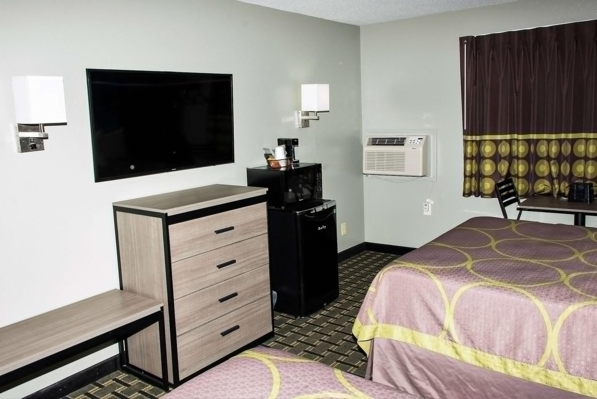 Super 8 By Wyndham Michigan City Eksteriør billede