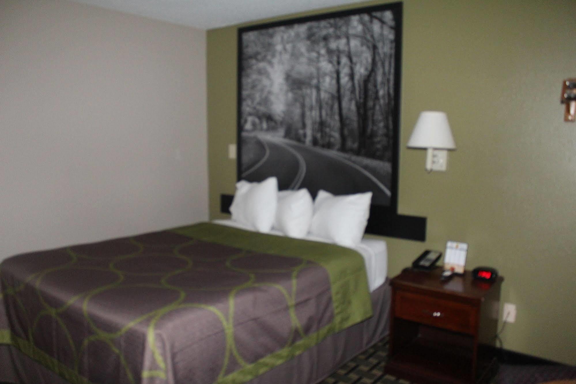 Super 8 By Wyndham Michigan City Eksteriør billede